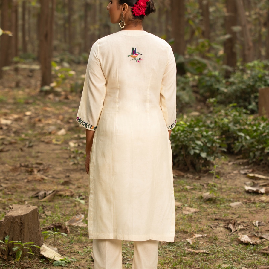 shop Hand Embroidered Chanderi Kurta Set with Contrast Organza Dupatta (Set of 3)