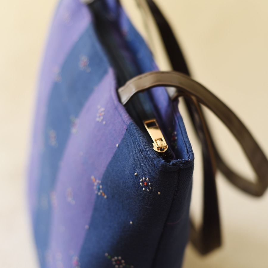 shop Tangaliya Shoulder Bag / Purple Purse