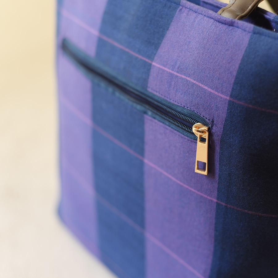 shop Tangaliya Shoulder Bag / Purple Purse