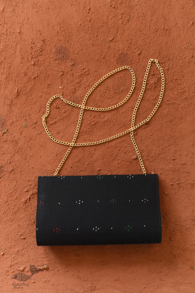 shop handwoven cotton tangaliya Clutch - Black