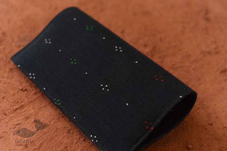 shop handwoven cotton tangaliya Clutch - Black