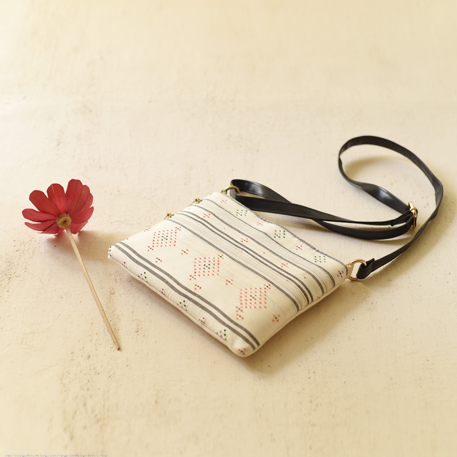 shop Tangaliya sling Bag / Purse - off white
