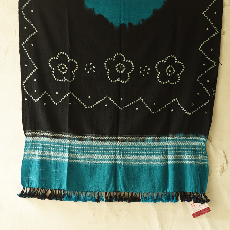 Kutchi Bhujodi Weaving - Bandhani ( Tie-dyed ) Woolen Shawl