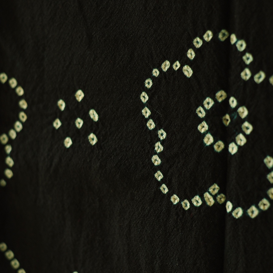 Kutchi Bhujodi Weaving - Bandhani ( Tie-dyed ) Woolen Shawl