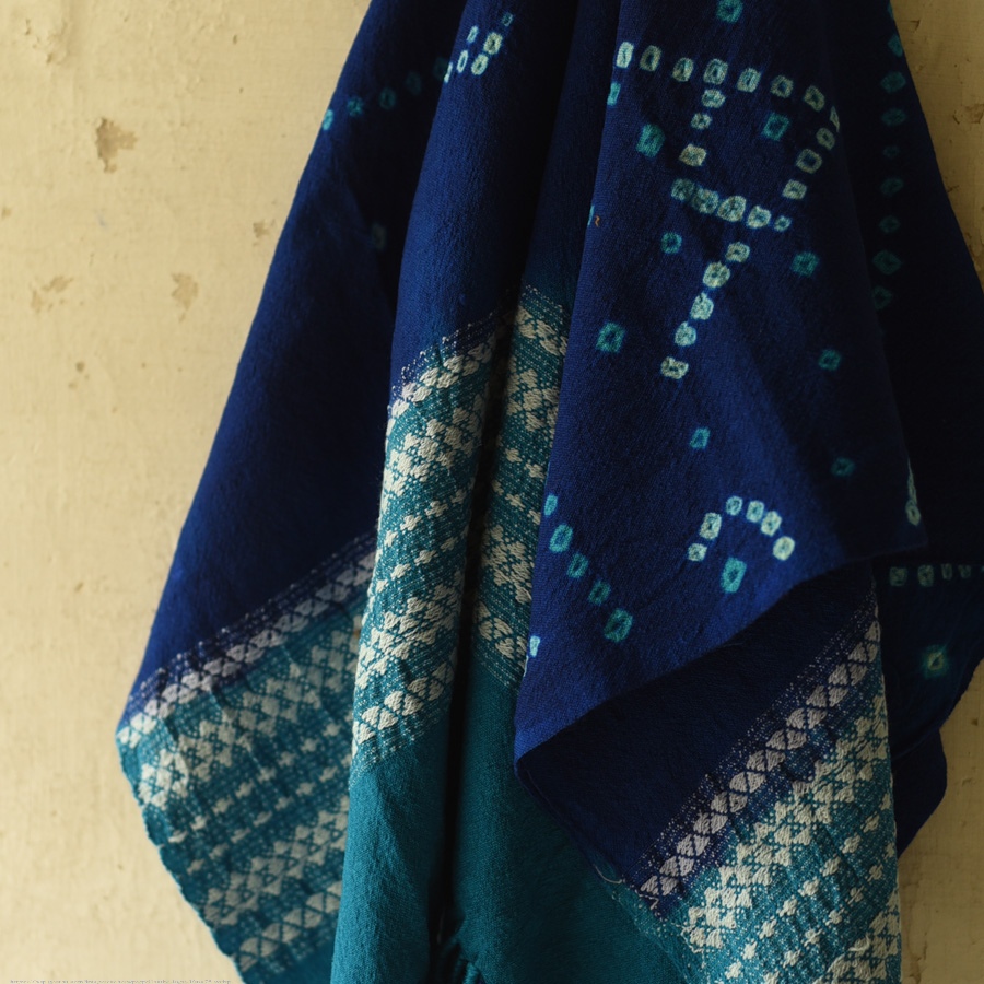 Kutchi Bhujodi Weaving - Bandhani ( Tie-dyed ) Woolen Blue Shawl
