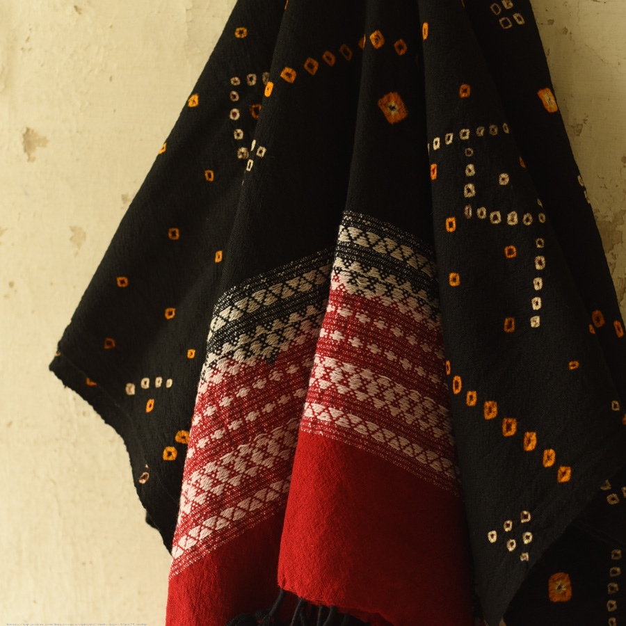 Kutchi Bhujodi Weaving - Bandhani ( Tie-dyed ) Woolen Shawl -  Black & Red
