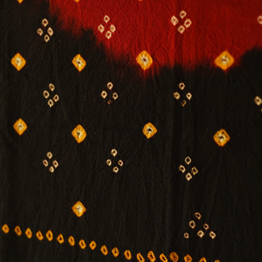 Kutchi Bhujodi Weaving - Bandhani ( Tie-dyed ) Woolen Shawl -  Black & Red