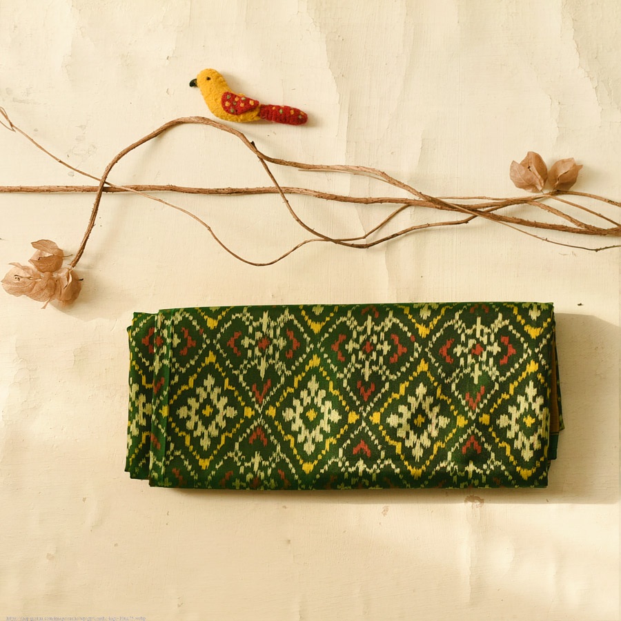 shop Handwoven Patola Silk Saree - Green Diamond Motif