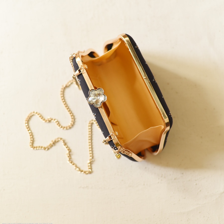 shop Tangaliya Clutch Purse / black Sling Bag