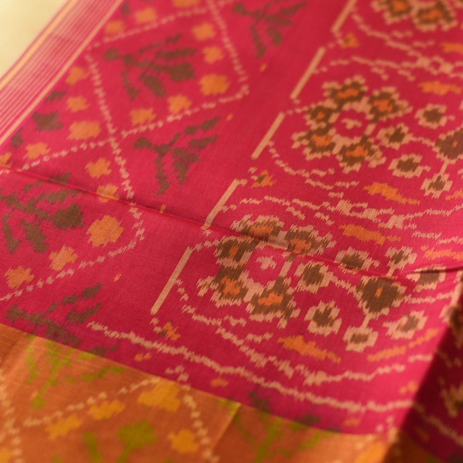 shop Handwoven Patola Silk Saree - Off White & Rani Pink