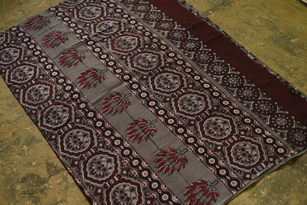 shop dabu hand block printed cotton saree - Flower Motif