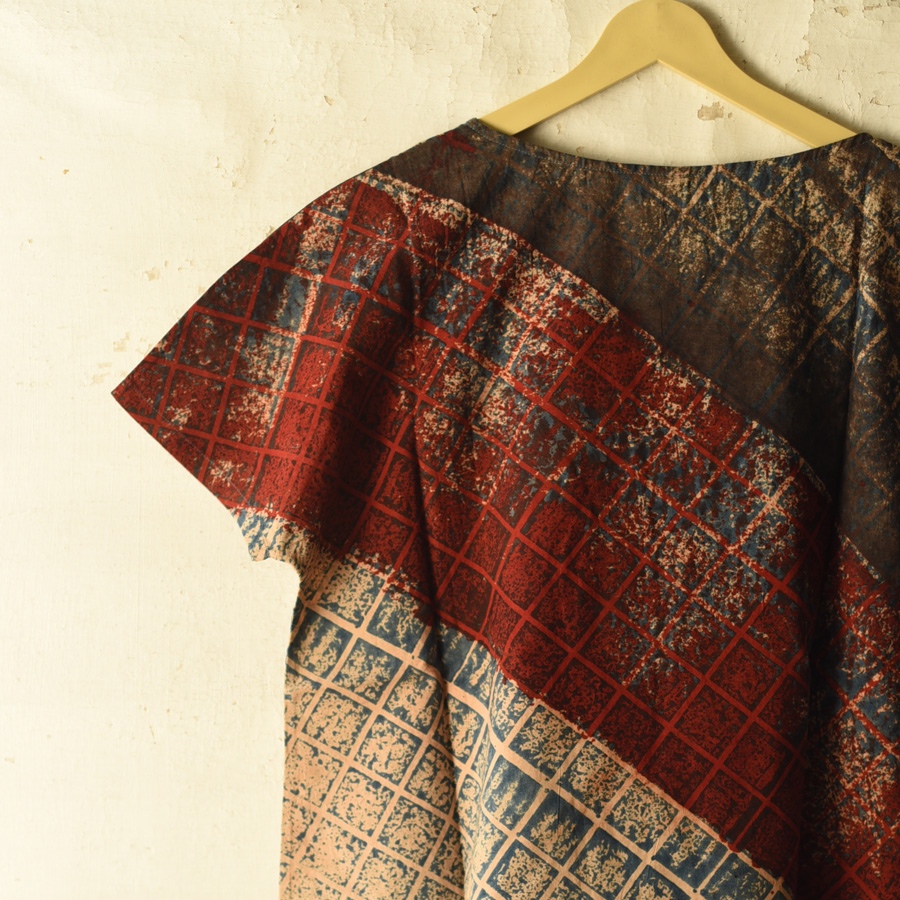 shop ajrakh printed cotton Top - Beige & Red