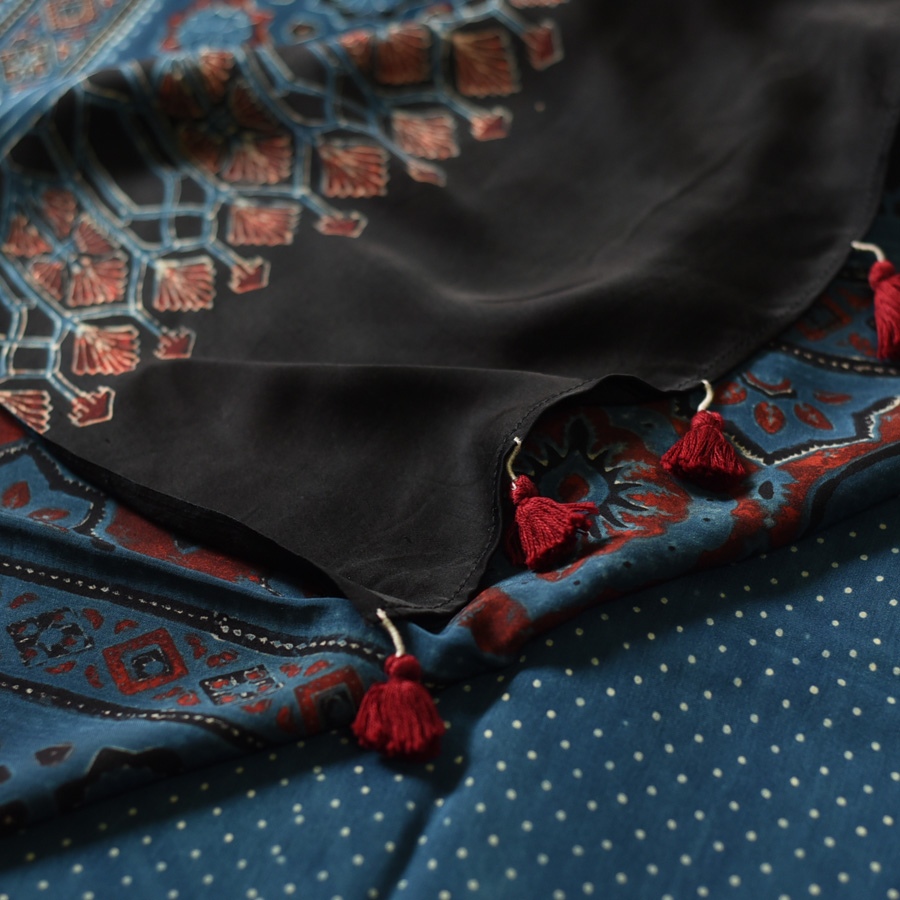 Shop modal silk ajrakh Saree - Blue Doted