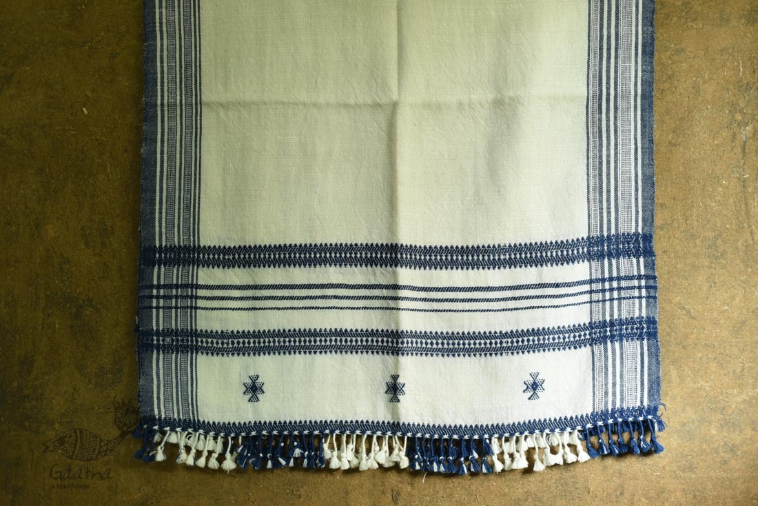 shop handspun kutchi raw woolen unisex  Off White shawl