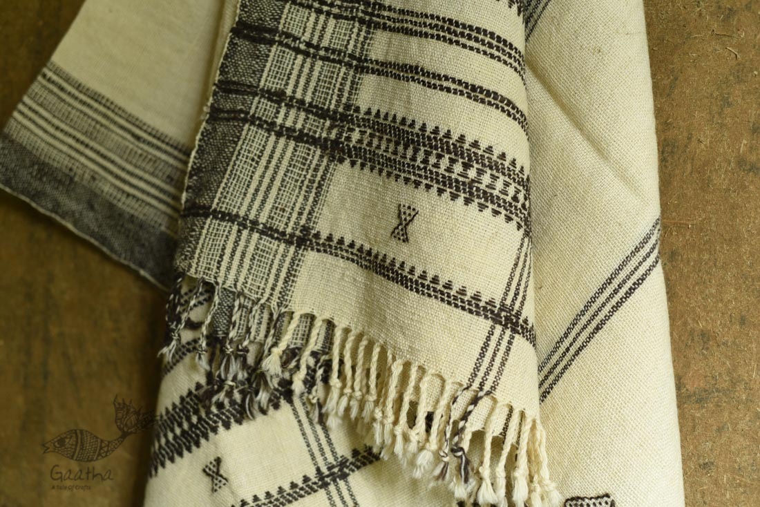 shop Kutchi Bhujodi Handspun Raw Woolen Shawl  - Cream Color