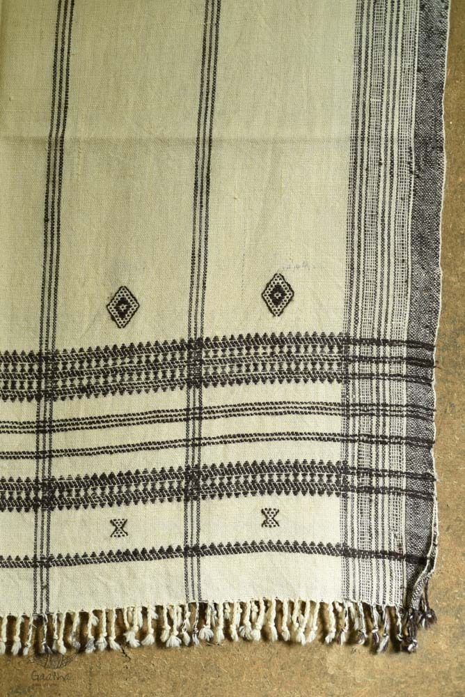 shop Kutchi Bhujodi Handspun Raw Woolen Shawl  - Cream Color