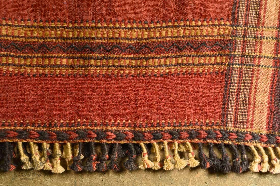 shop handwoven kutchi raw woolen unisex shawl