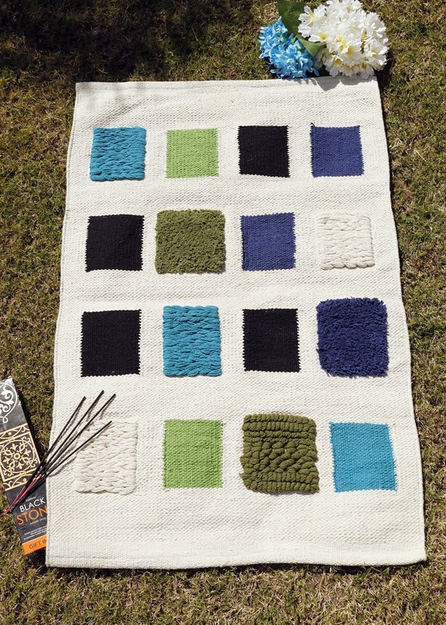 Handwoven Cotton Mat / Aasan - 3D Box