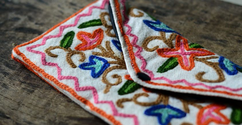 Kashmiri Embroidered Pouch Purse Small HandBag HB120 - muteyaar.com