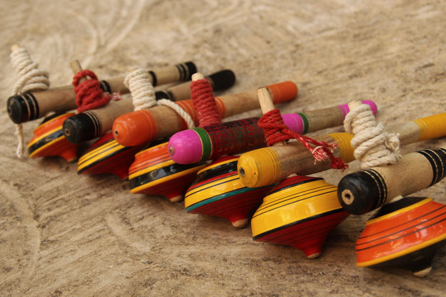 Kutch lacquer ~ Spinning Top - भमरडो { A }