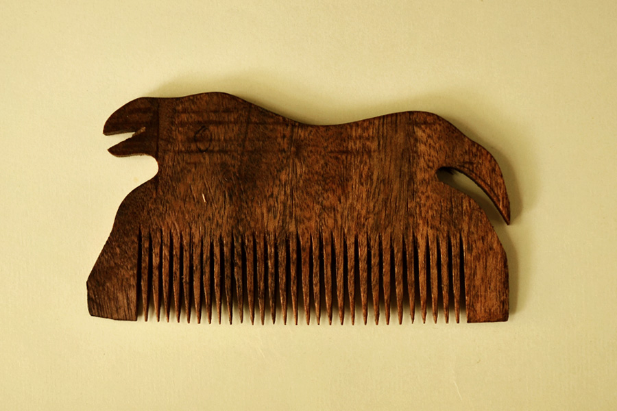 Wooden comb ~ Tribal markings { 3 }