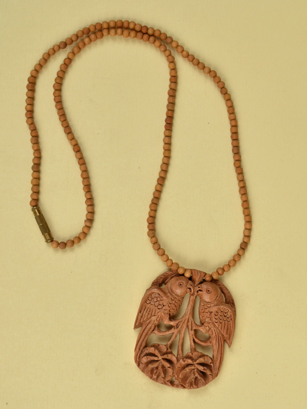 Kadam ♣ Wooden Neckpieces { m }