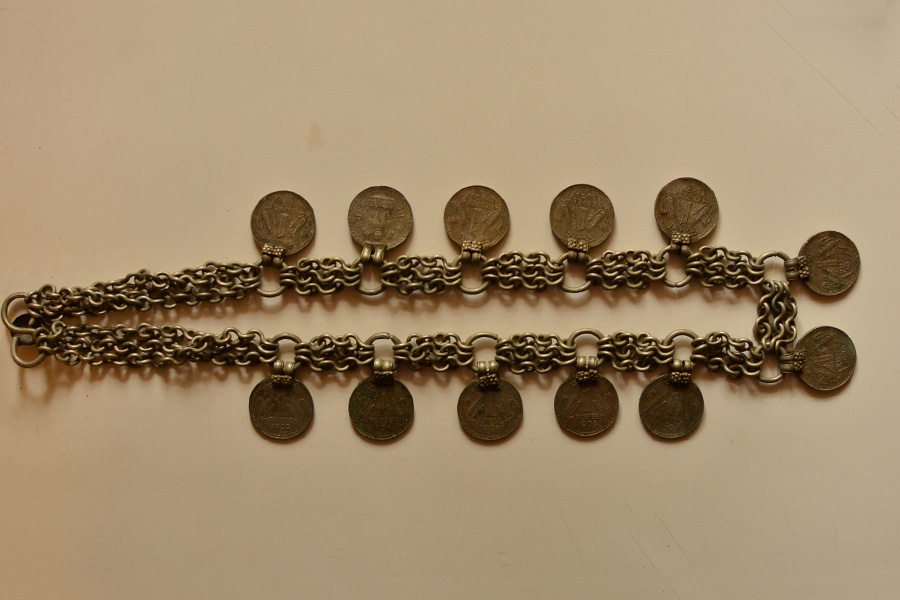 Kanupriya ~ White Metal Vintage Jewelry { 1 }