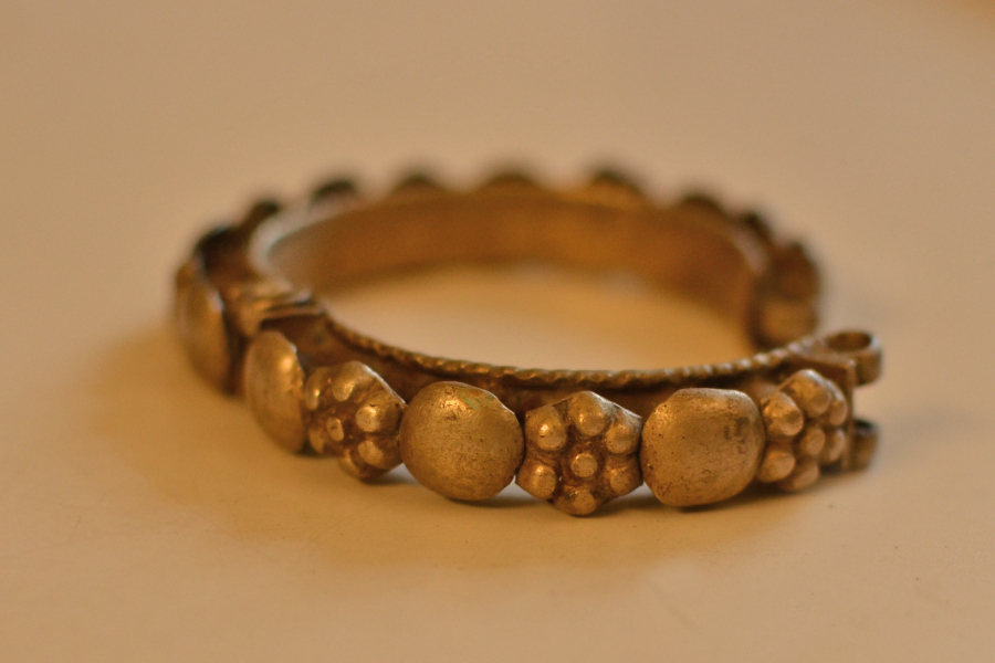 Kanupriya ~ White Metal Vintage Bangle 