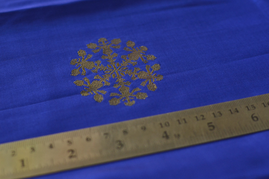 Mubarakpur Handwoven Fabric ✥ 1