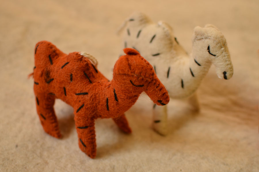 Tis the Season ☃ Felt  Toy⚶ Camels ☃ 5