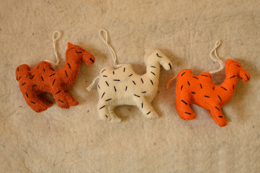 Tis the Season ☃ Felt  Toy⚶ Camels ☃ 5