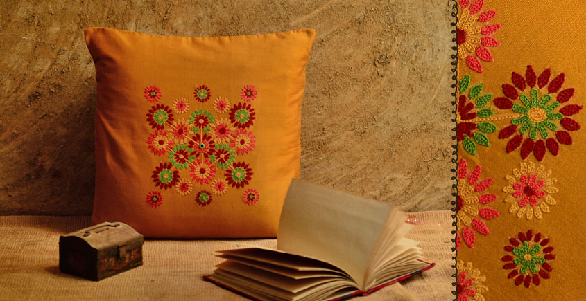 Cushioned living ~ Daffodils (Golden yellow * 15 x 15)